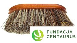 Szczotka z włókien roślinnych dla Fundacji Centaurus