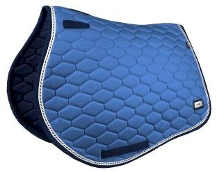 Elegancko wykończony czaprak dostępny w dziesięciu pięknych, klasycznych kolorach, zaprojektowany tak, by idealnie dopasować go do swoich potrzeb. Czaprak FP HEXAGON, niebieski Fair Play